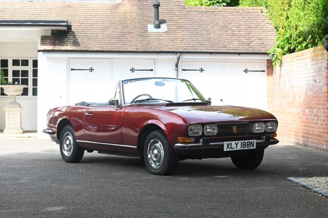 Image 1/18 of Peugeot 504 Convertible (1974)