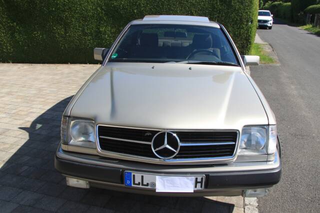 Bild 1/16 von Mercedes-Benz 230 CE (1990)