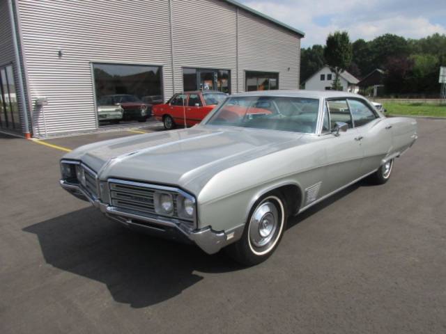 Image 1/15 of Buick Wildcat Sport Coupe (1968)