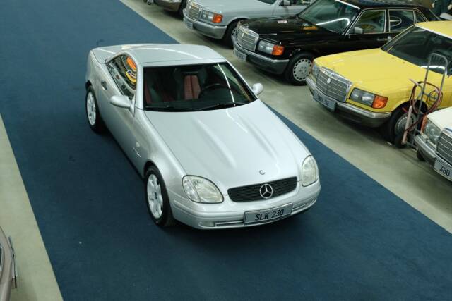 Immagine 1/50 di Mercedes-Benz SLK 230 Kompressor (1996)