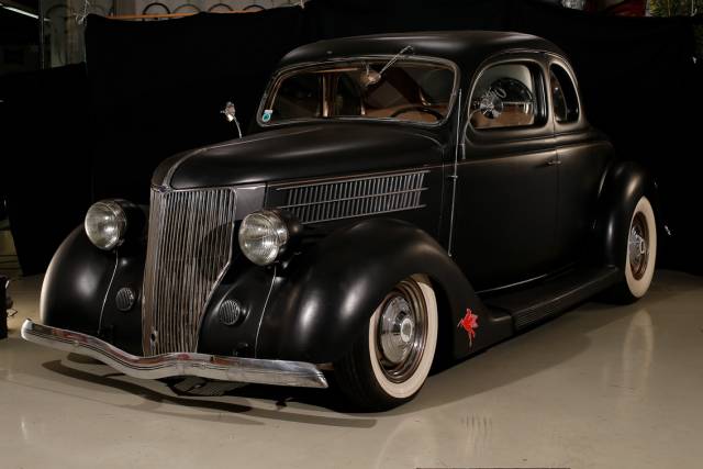 Image 1/13 of Ford V8 Coupe 5Window (1936)