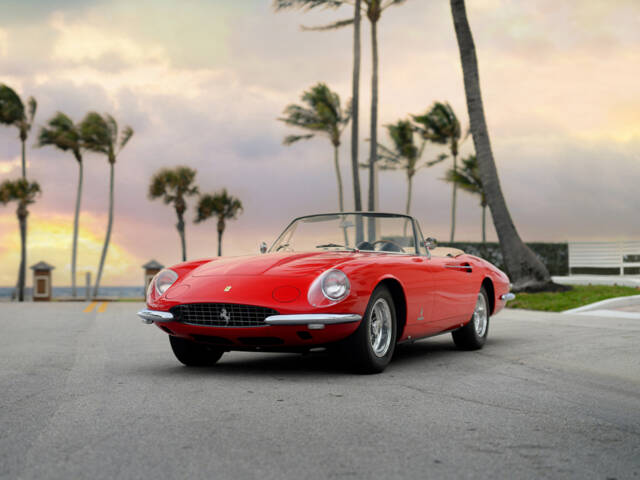 Image 1/50 de Ferrari 365 California Cabriolet (1967)
