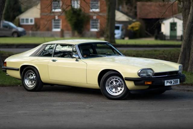Image 1/8 of Jaguar XJ-S (1976)