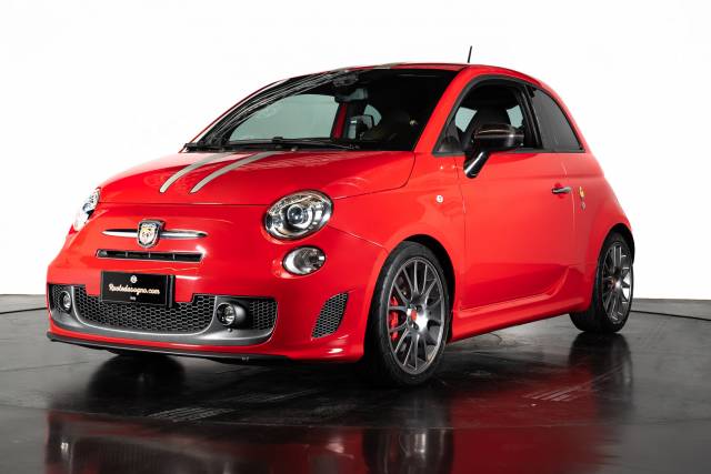 Bild 1/34 von Abarth 695 Tributo Ferrari (2010)