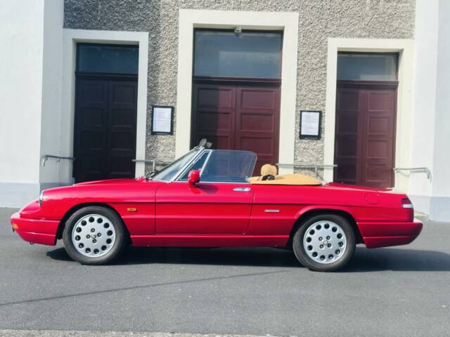 Image 1/50 of Alfa Romeo 2.0 Spider (1991)