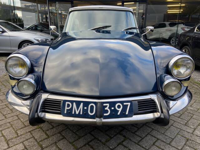 Image 1/28 of Citroën ID 19 (1965)