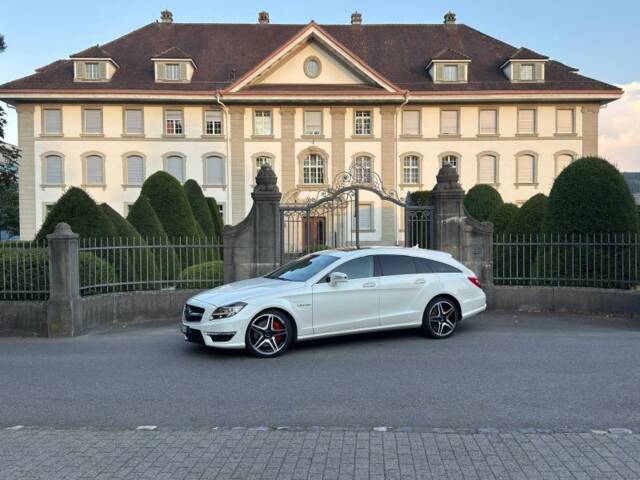 Image 1/8 of Mercedes-Benz CLS 63 AMG (2013)