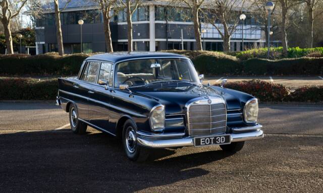 Image 1/29 of Mercedes-Benz 220 SE b (1966)
