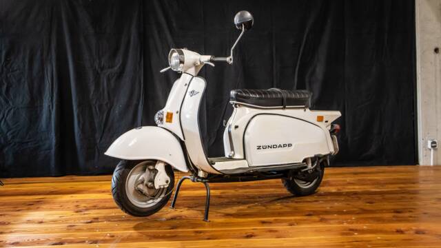 Image 1/12 de Zündapp R 50 (1977)