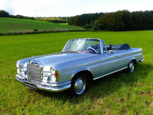 Mercedes-Benz 250 SE Cabriolet (W 111) silber 1966