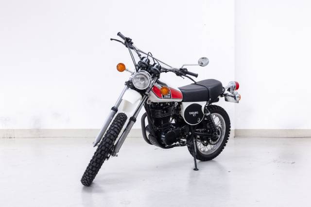 Image 1/20 de Yamaha DUMMY (1976)