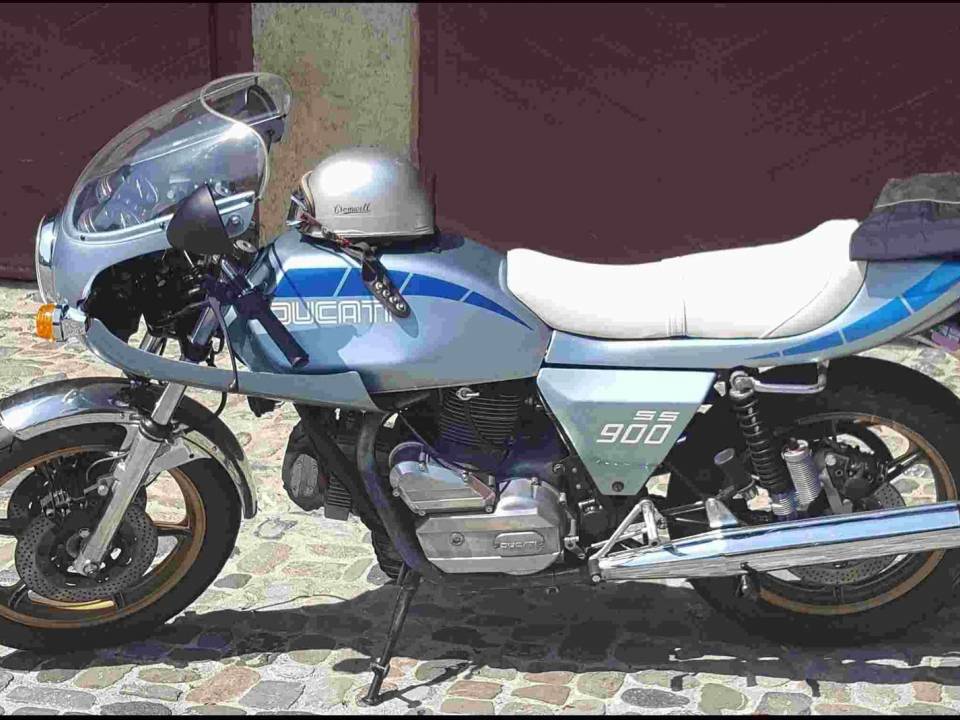 Immagine 13/18 di Ducati DUMMY (1979)