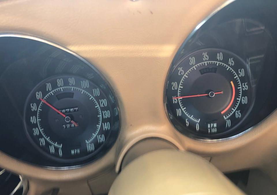 98km/h=1600 rpm, eco diferential and 5 speed gearbox cca 11l/100km