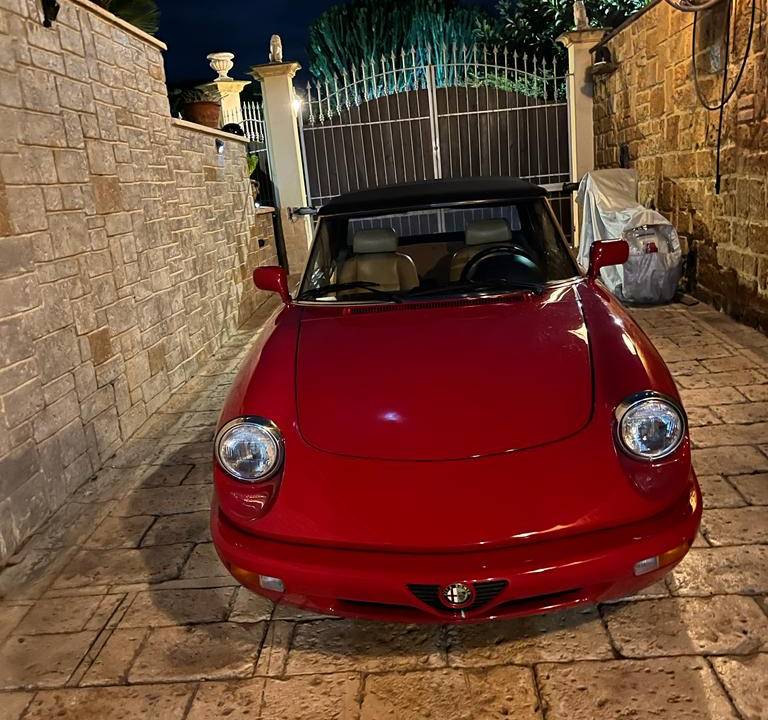 Imagen 22/26 de Alfa Romeo 2.0 Spider (1990)