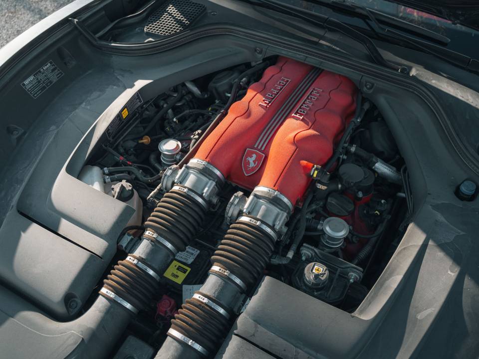 Immagine 65/69 di Ferrari California (2011)