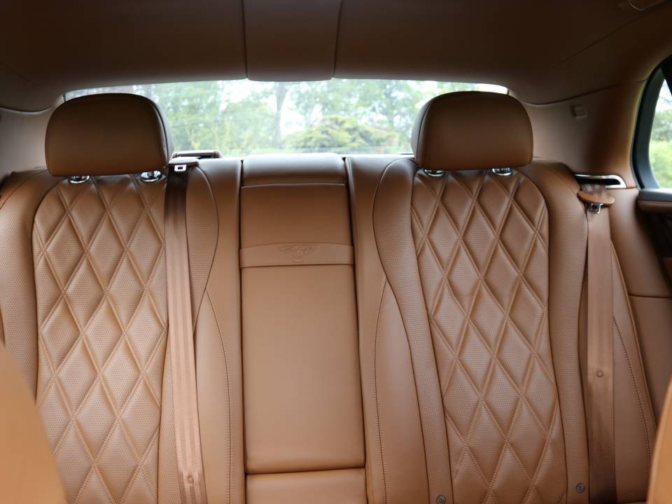 Bild 9/76 von Bentley Flying Spur W12 (2013)