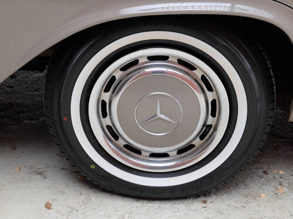 Image 48/96 de Mercedes-Benz 280 SE (1968)