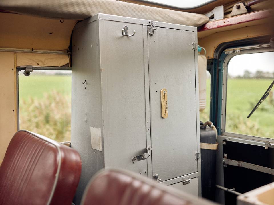 Image 56/69 of Land Rover 109 (1962)