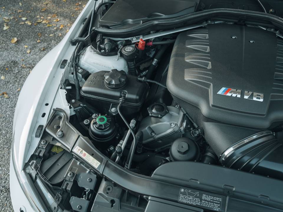 Image 66/70 of BMW M3 (2009)