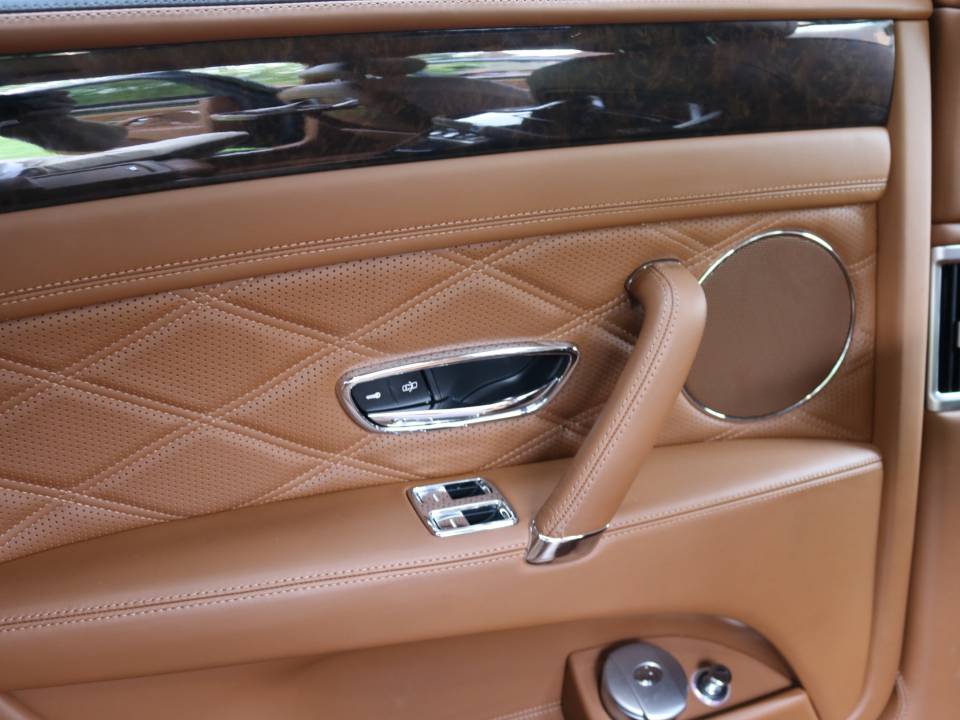 Bild 44/76 von Bentley Flying Spur W12 (2013)