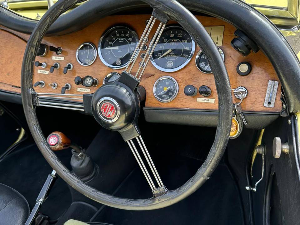 Bild 13/14 von MG TF (1955)