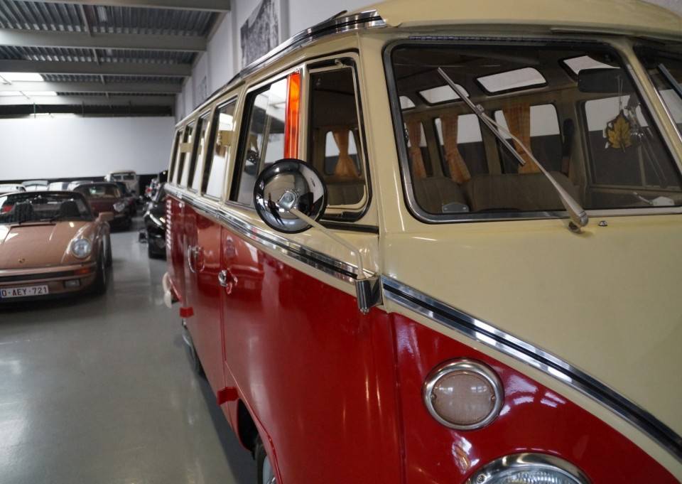 Image 61/94 of Volkswagen T1 Brasil &quot;Samba&quot; (1974)