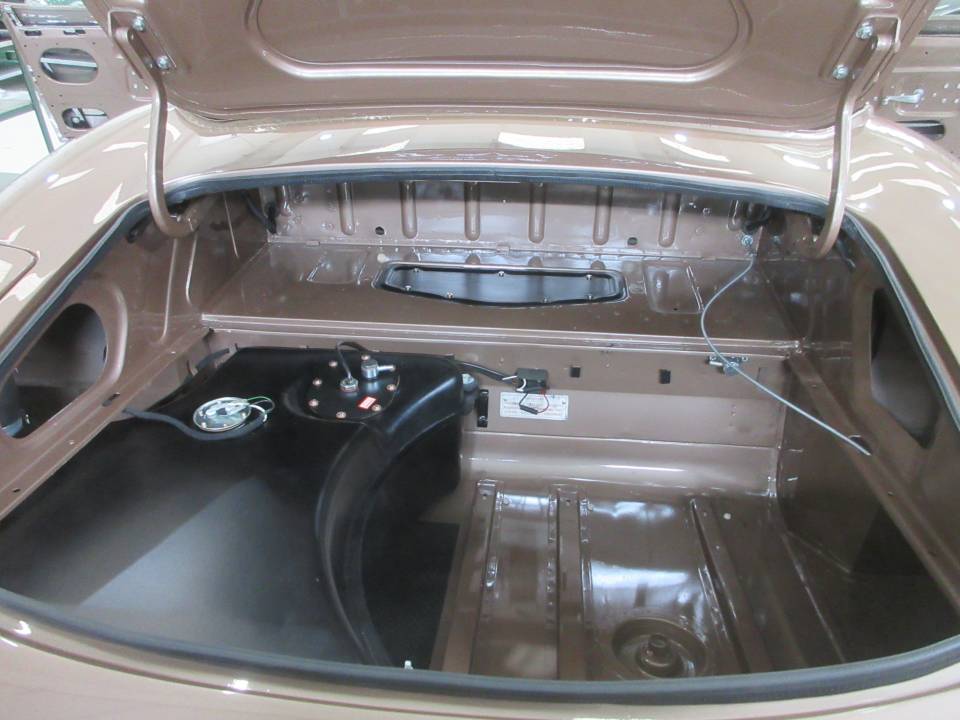 Imagen 60/66 de Jaguar E-Type 3.8 Flat Floor (1961)
