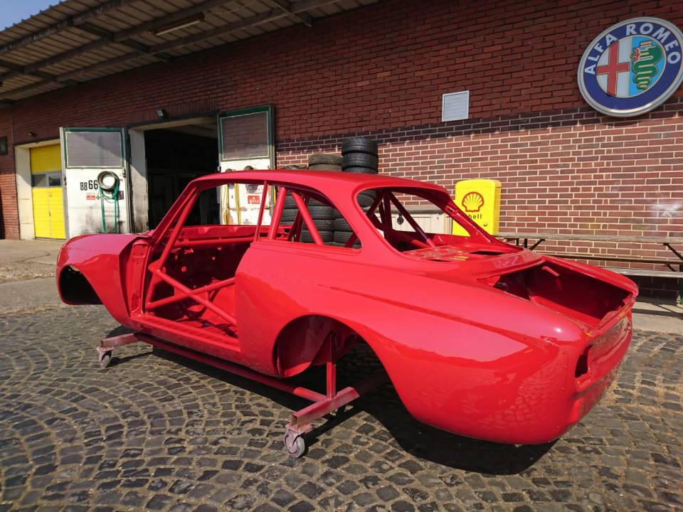 Afbeelding 44/51 van Alfa Romeo 1750 GT Veloce (1971)