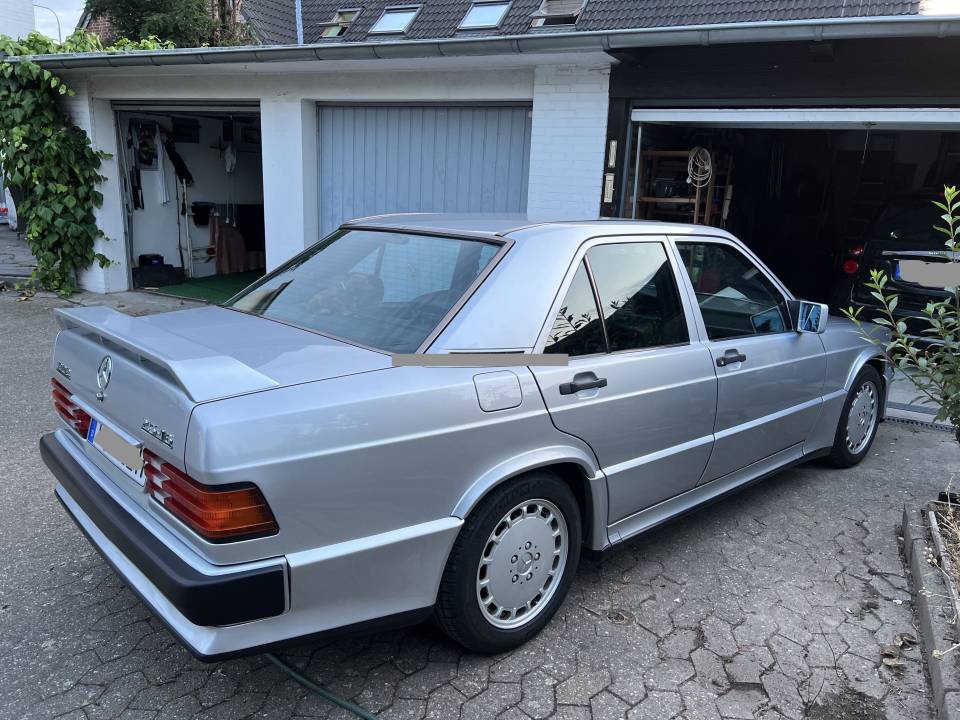 Image 12/12 of Mercedes-Benz 190 E 2.5-16 (1988)