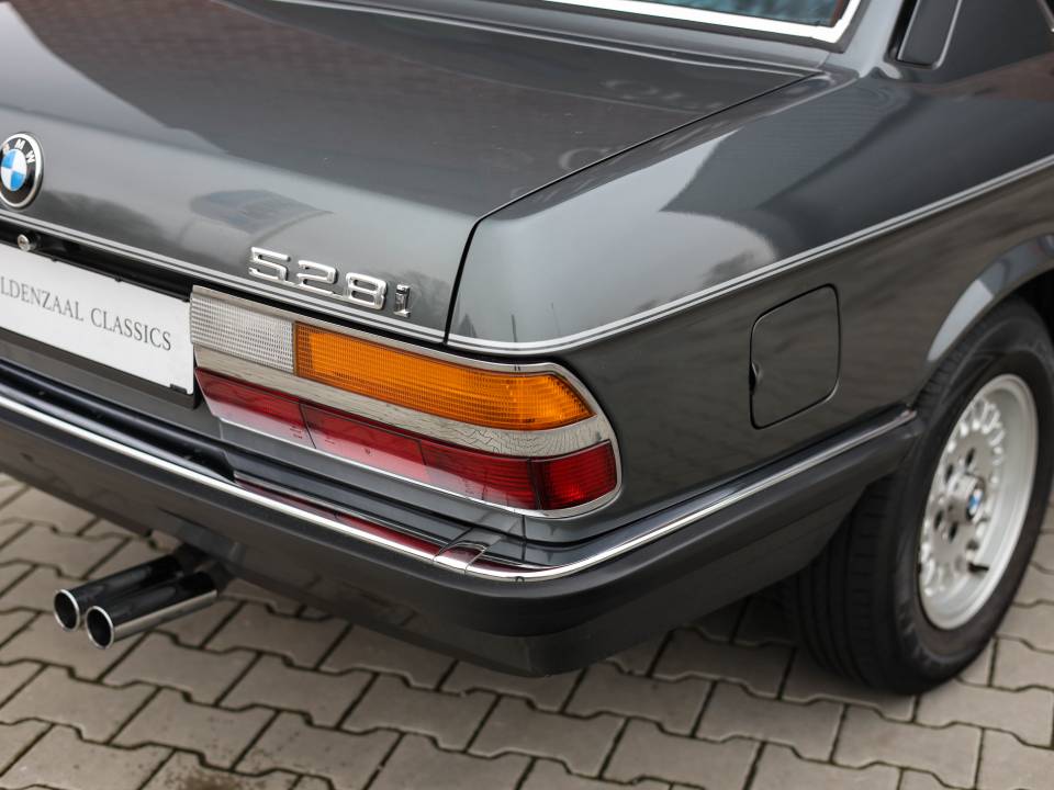 Image 47/68 of BMW 528i (1985)