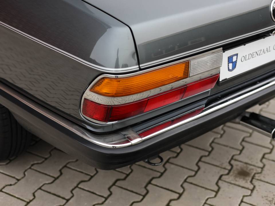 Image 49/68 of BMW 528i (1985)