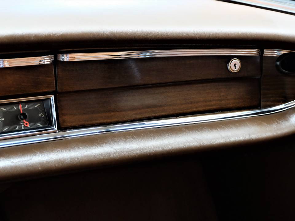 Image 58/89 of Mercedes-Benz 230 S (1967)
