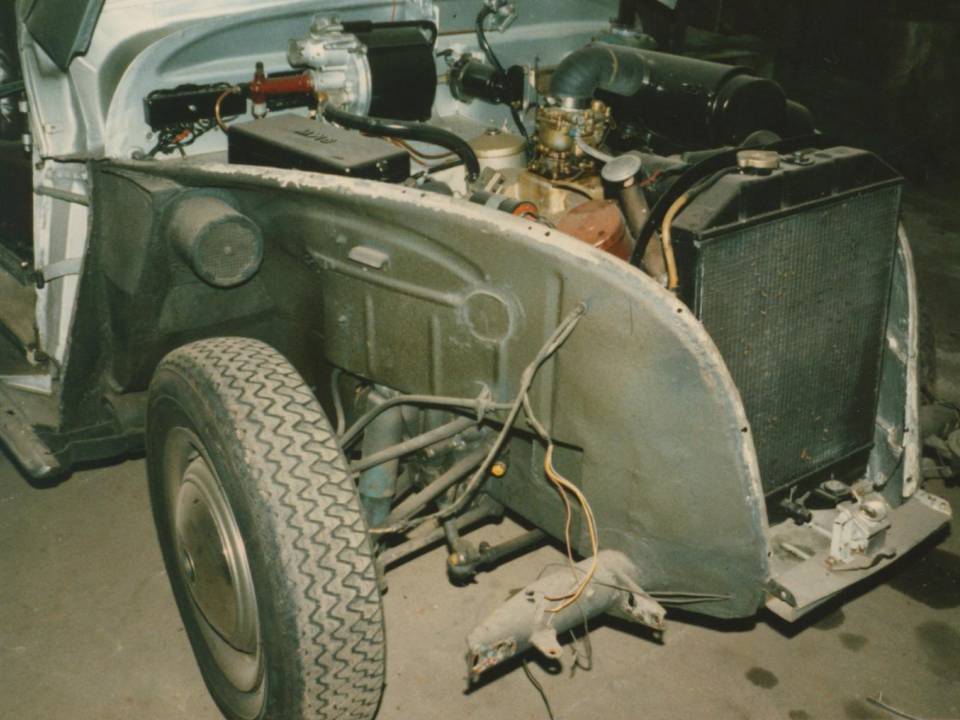 Image 16/29 of BMW 502 Baur (1955)