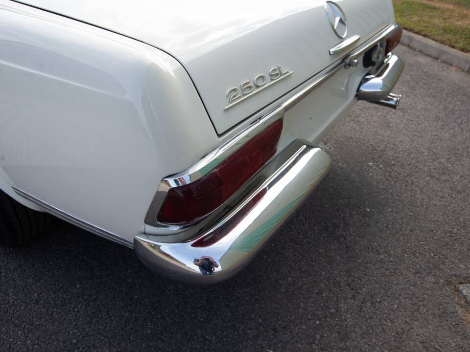 Image 27/33 de Mercedes-Benz 230 SL (1965)
