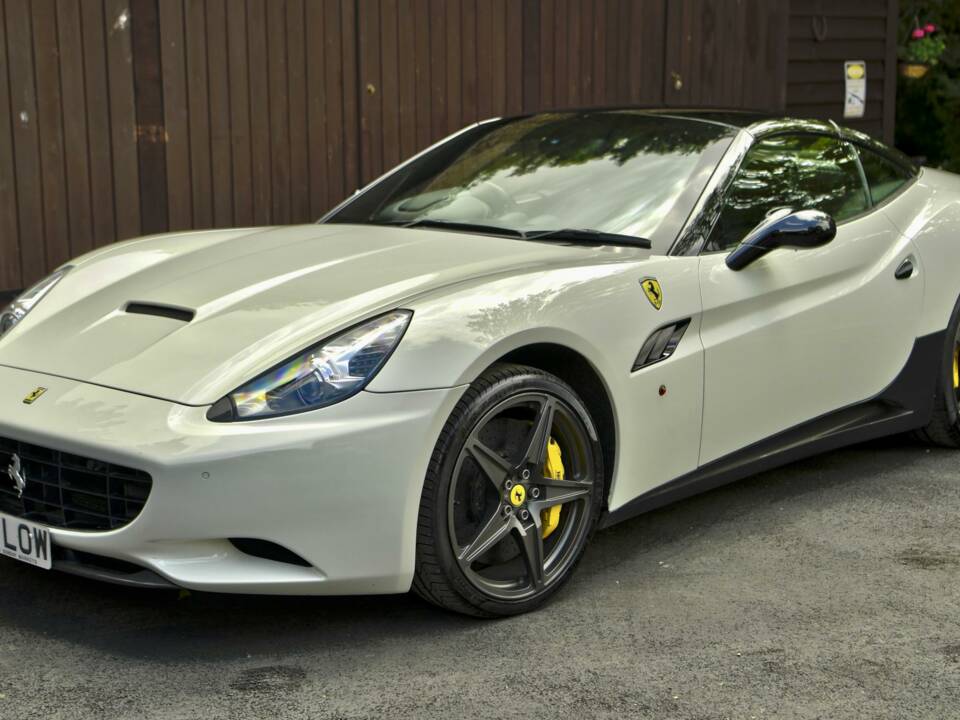 Bild 16/50 von Ferrari California (2010)