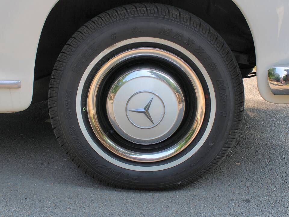 Image 20/50 of Mercedes-Benz 219 (1959)