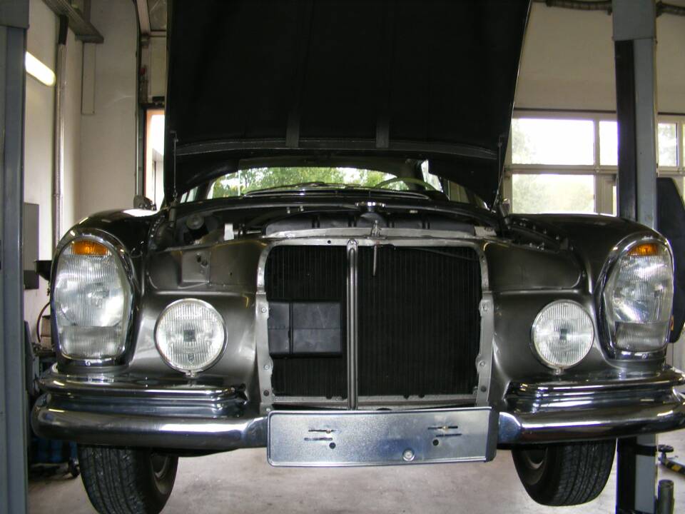 Afbeelding 43/68 van Mercedes-Benz 300 SE (1964)
