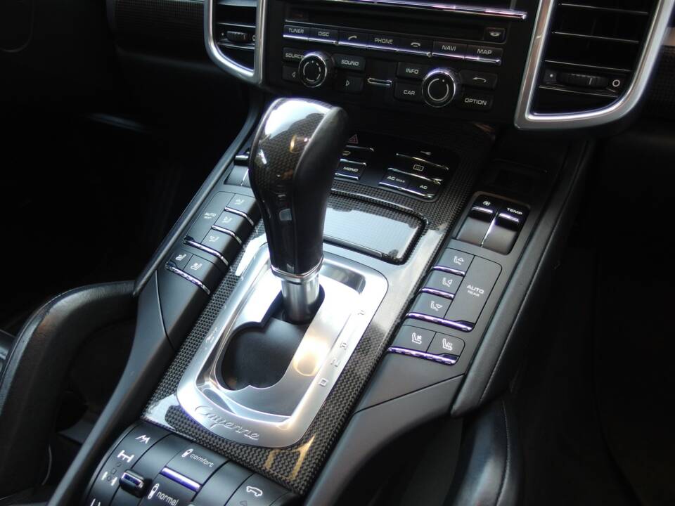 Imagen 63/97 de Porsche Cayenne Turbo (2011)