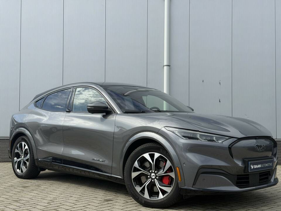 Imagen 3/42 de Ford Mustang Mach-E (2021)