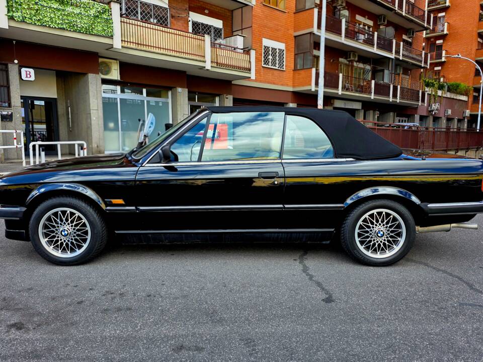 Bild 8/31 von BMW 320i (1988)