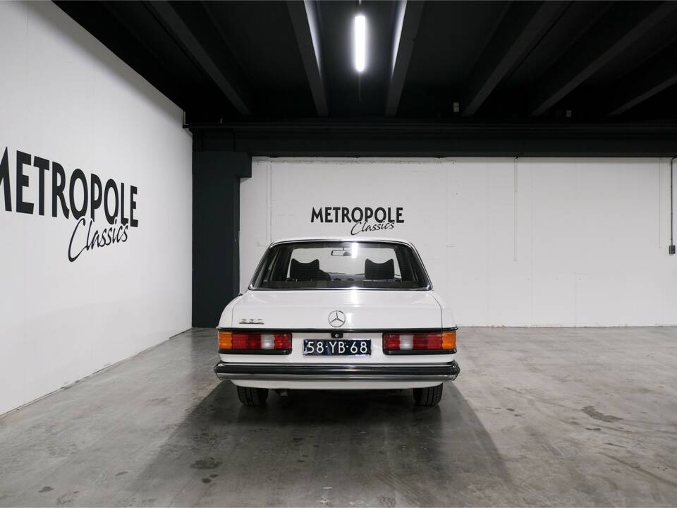 Imagen 6/27 de Mercedes-Benz 230 (1977)