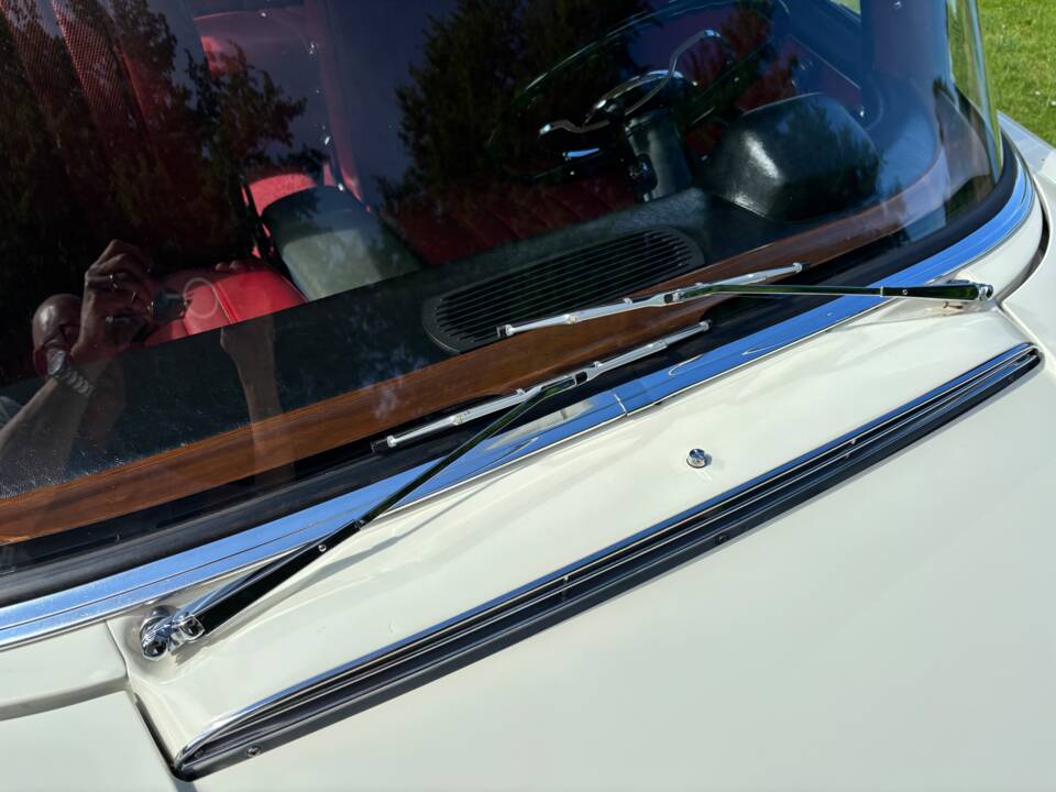 Image 19/64 of Mercedes-Benz 220 S b (1965)