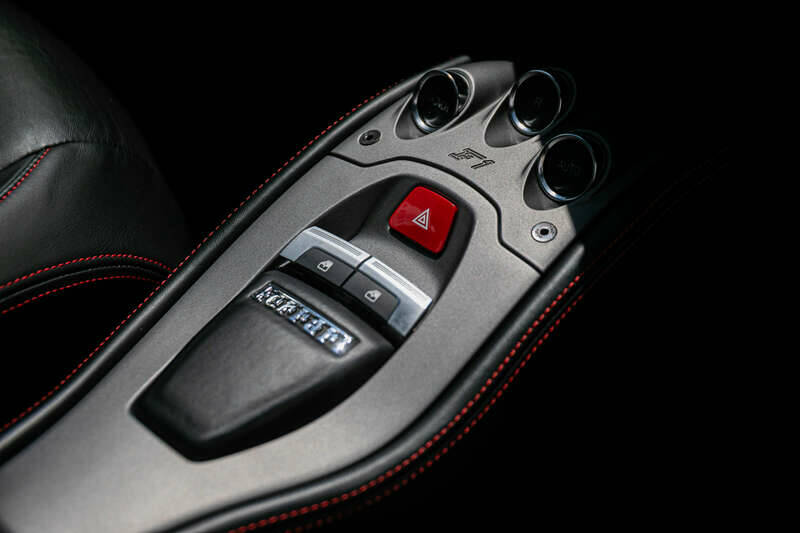 Image 15/50 of Ferrari 458 Italia (2012)