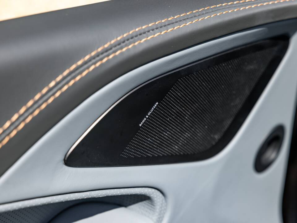 Imagen 44/57 de Aston Martin Vanquish Volante (2015)