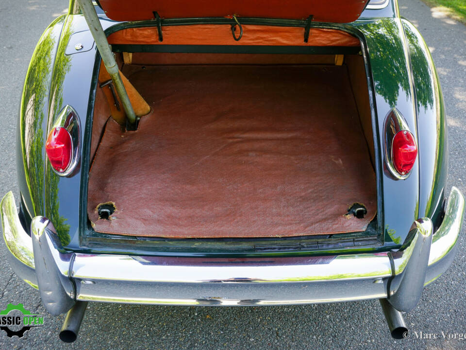 Image 49/53 of Jaguar XK 150 FHC (1958)