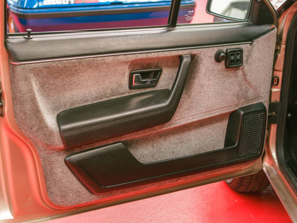 Afbeelding 26/37 van Volkswagen Passat 2.0 (1987)