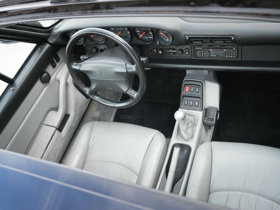 Immagine 18/41 di Porsche 911 Carrera 4 (1995)
