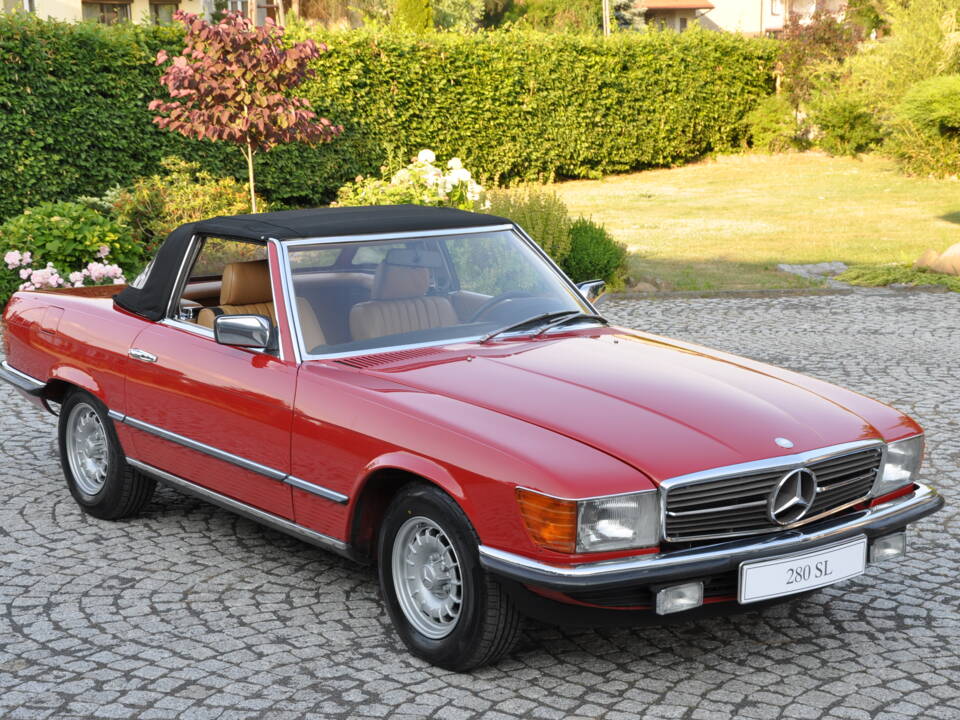 Image 4/52 de Mercedes-Benz 280 SL (1985)