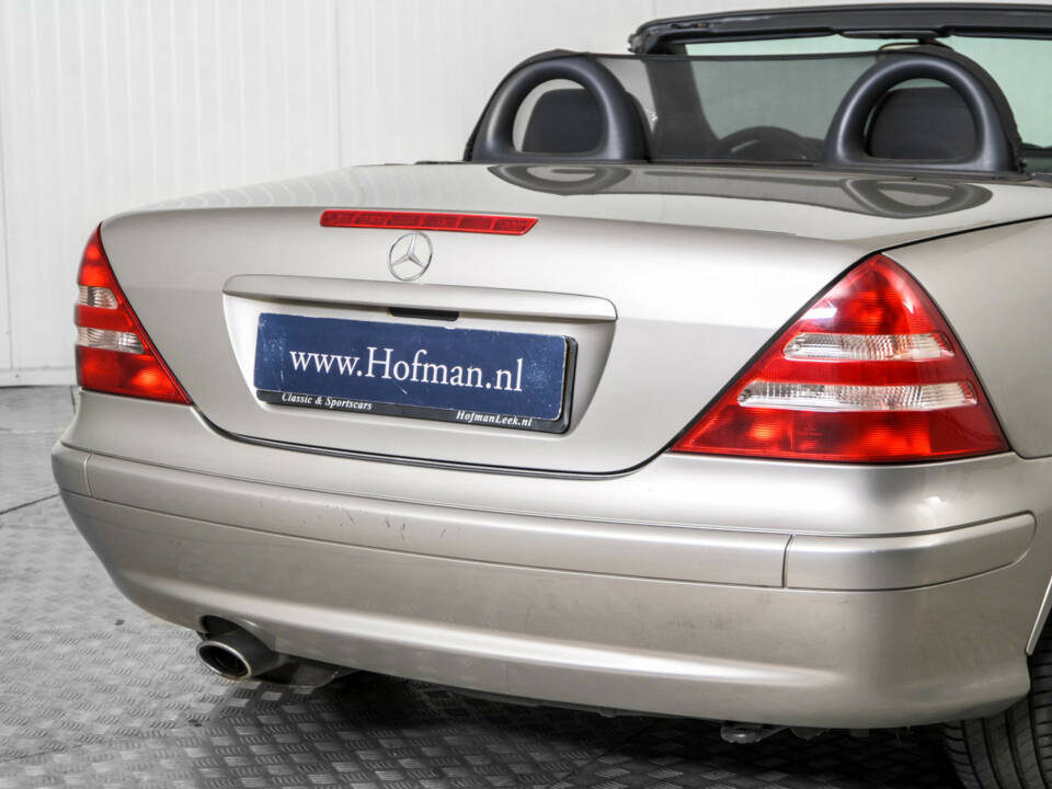 Image 27/50 of Mercedes-Benz SLK 200 Kompressor (2002)