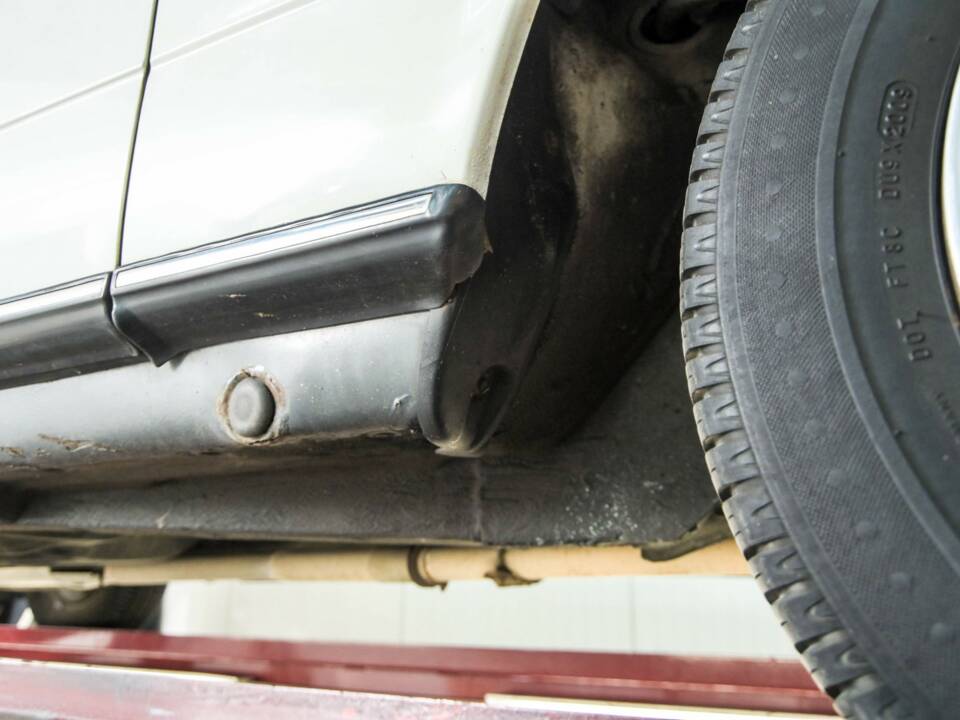 Image 47/50 of Mercedes-Benz 300 D (1980)